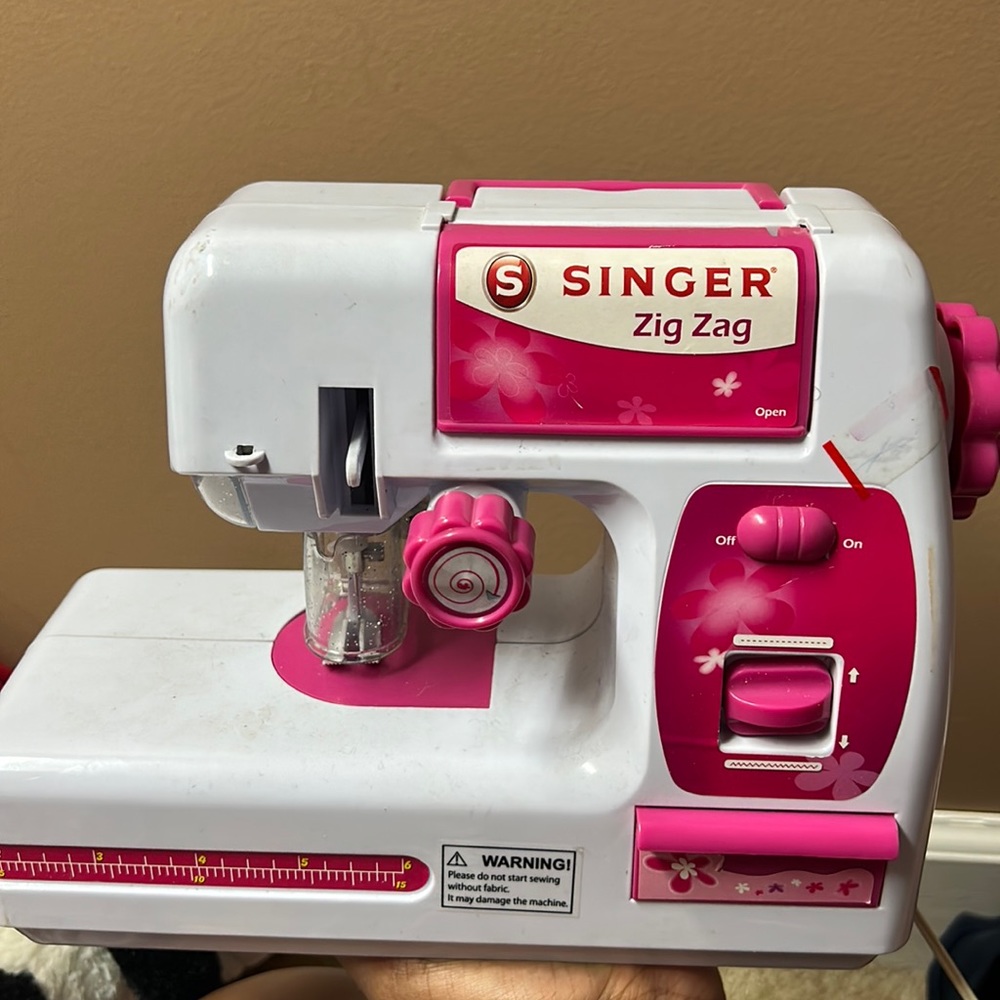 Singer sewing machine for kids